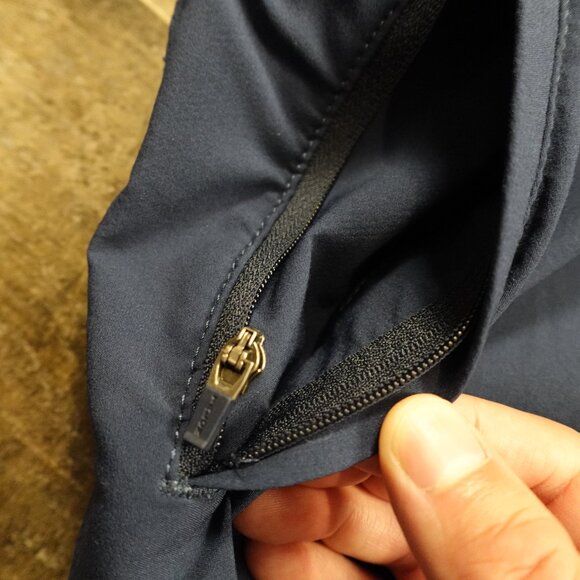 Eddie Bauer ClimaTrail Cargo Crop Pants Women’s 2 Navy Performance Hiking - Picture 9 of 14